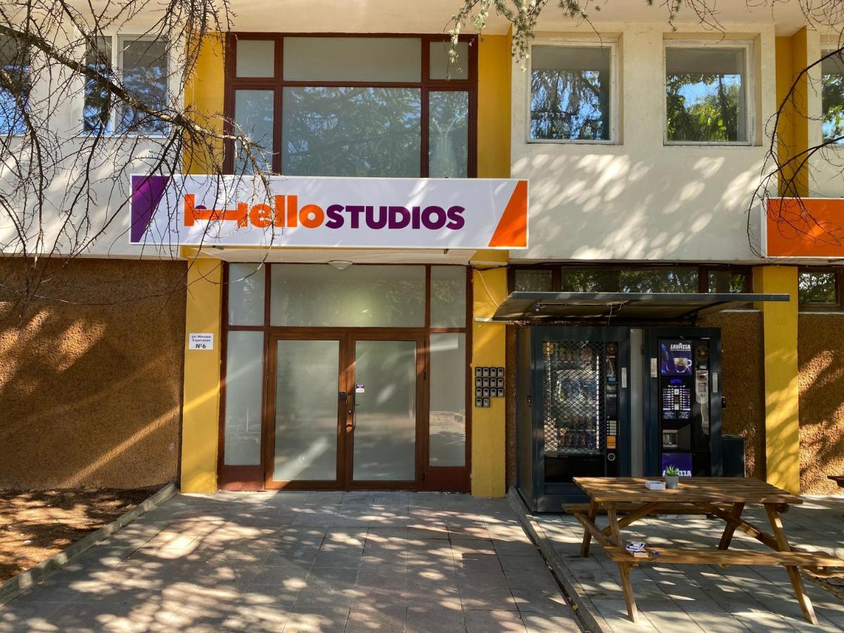 Hello Studios Budget Stays Free Parking & Wifi スタラ・ザゴラ エクステリア 写真